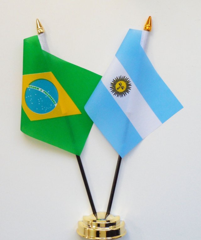 brazil-argentina-friendship-table-flag-25503-p.jpg