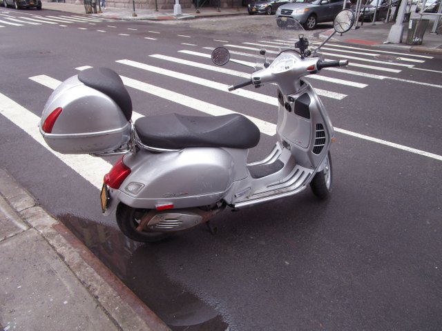 Vespa.JPG