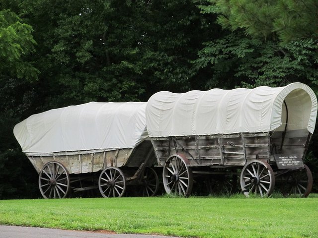 covered-wagons-1438808_960_720.jpg