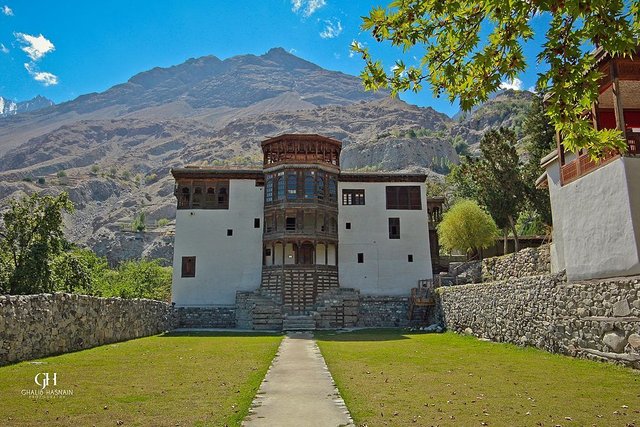 1024px-Khaplu_Fort_Skardu.jpg