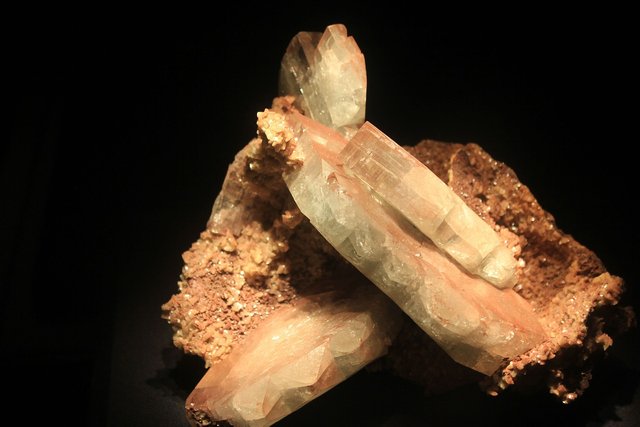 Barite-Rock-Stone-Mineral-Crystal-Crystals-347329.jpg