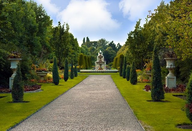 royal-garden-2529542__480.jpg