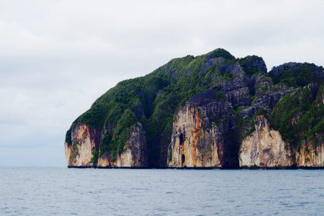 Image Source: www.globalbasecamps.com/phi-phi-islands