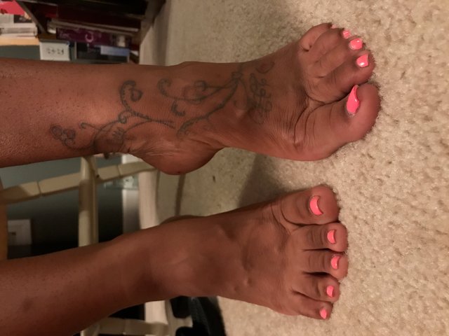 Pretty brown feet