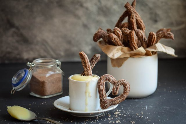 Chocolate_Churros_with_White_Chocolate_Dipping_S.jpg
