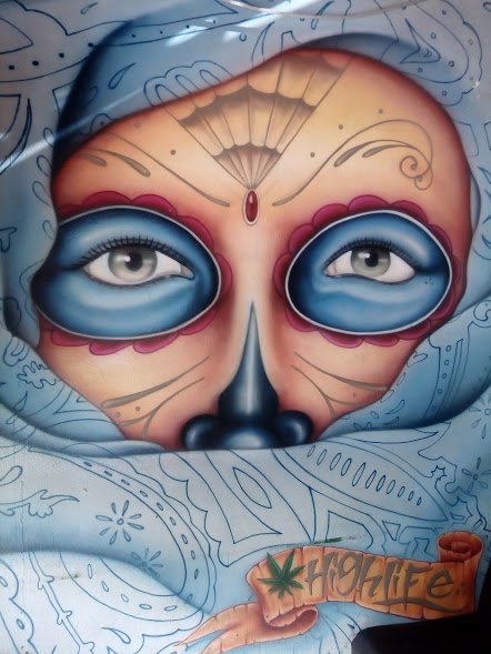 street art blue eyes.jpg