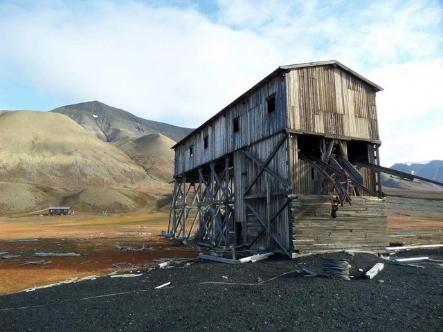 The mining bucket house