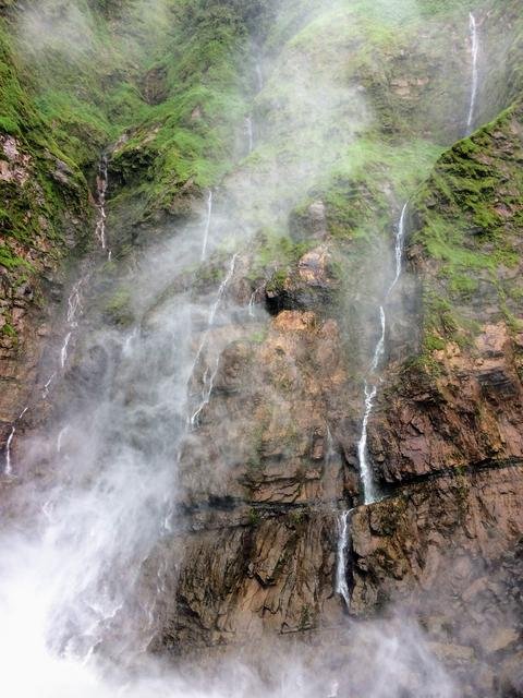 steam-waterfall-saltodecandelas-boyaca-colombia.jpg