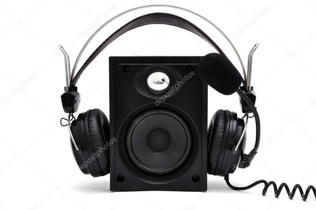 depositphotos_7602763-stock-photo-headphones-and-speakers.jpg