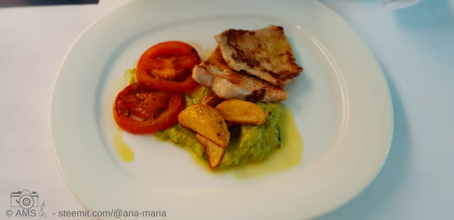 main course - grilled turkey fillet with avocado salsa