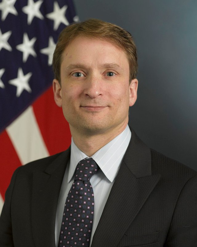 1200px-Peiter_Zatko_at_DARPA.jpg