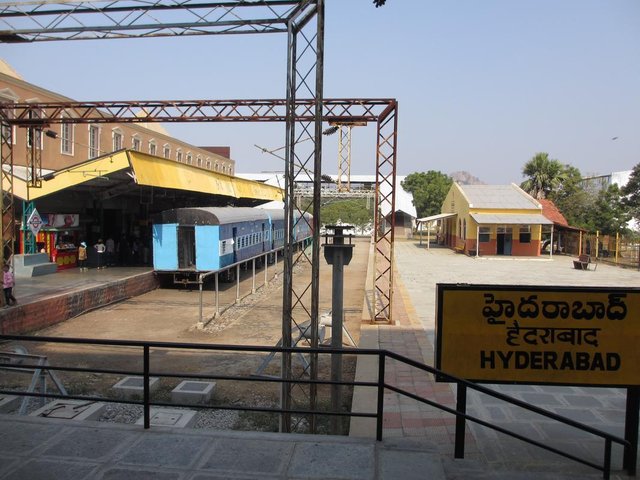 movie-set-railway-station