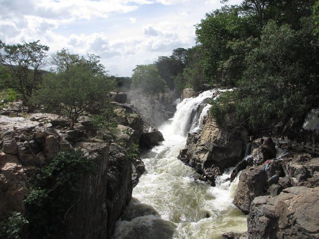 Hogenakkal Falls