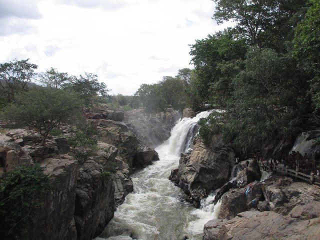 Hogenakkal Falls