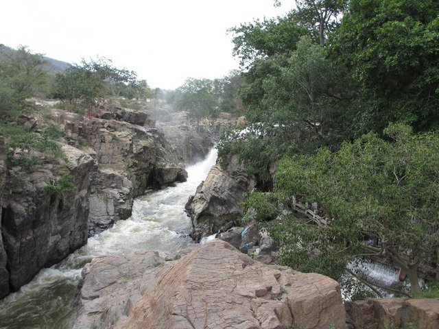 Hogenakkal Falls