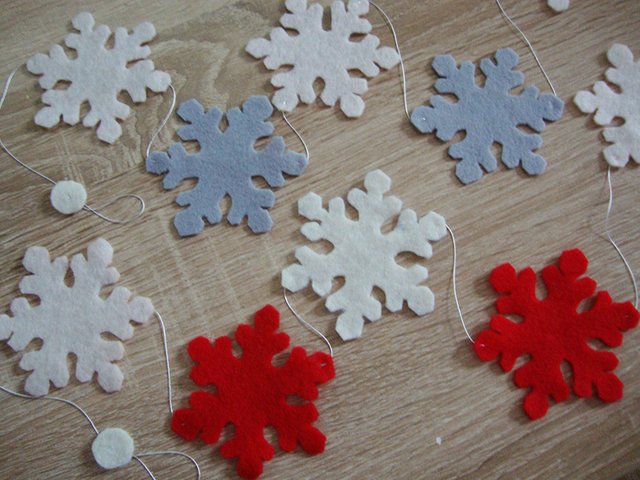 Felt snowflakes garland decoration — Steemit
