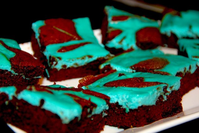 Red Velvet Cheesecake Swirl Brownies Recipe - Tablespoon.com
