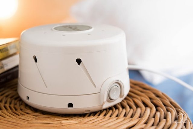 04-white-noise-machine.jpg