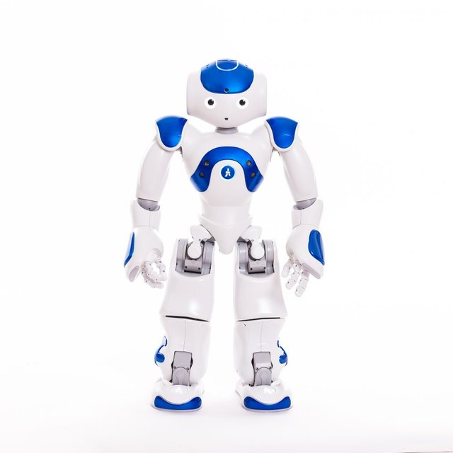 1-Robot-Elias2-e1529673968370.jpg