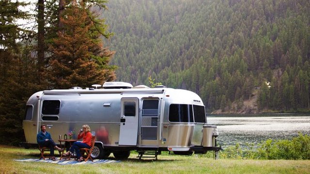 International-Serenity-Travel-Trailers-2018-lakeside-picknick-2-700x0-c-default.jpg