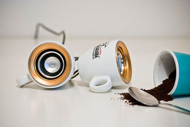 MOKA-Coffee-Cup-Speaker-by-Alessandro-Valenti_4.jpg