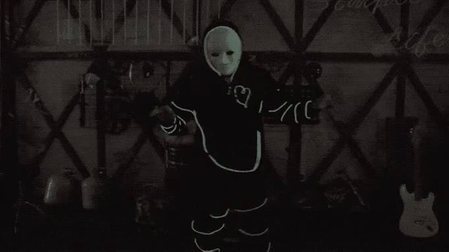 cf215644d3fac75f426d95e4d5bb57b1_original.mp4