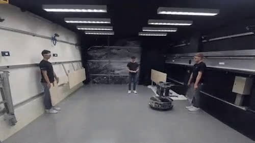 Playing_Pong_medium-min.mp4