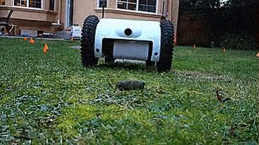 the-beetl-is-an-autonomous-robot-that-finds-and-picks-up-dog-poop-5779.mp4