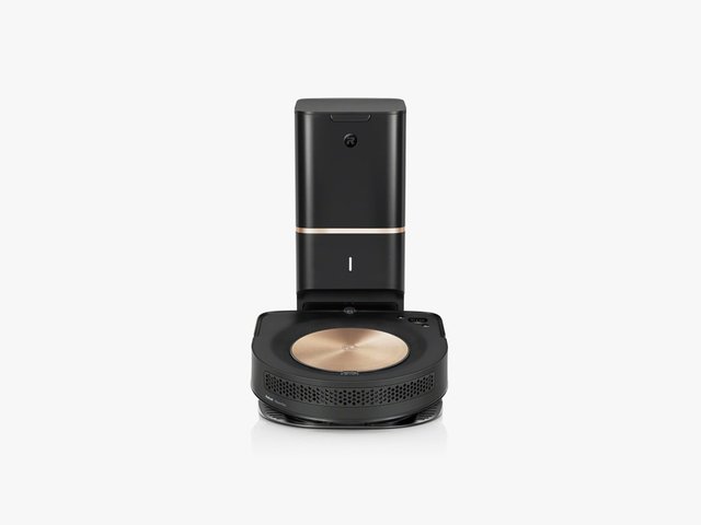 Gear-Inline-Roomba-s9-with-Clean-Base_Front-Standing-Hero.jpg