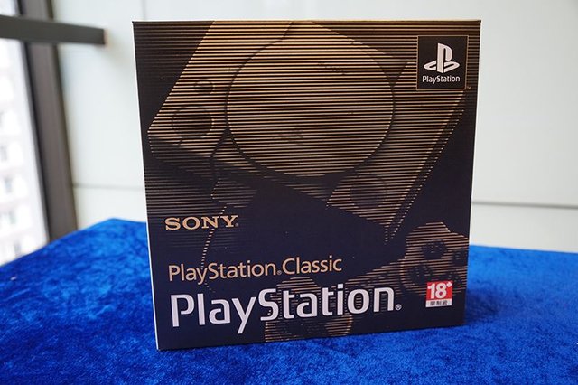 unboxing-the-playstation-classic-box-front.jpg