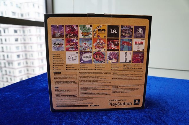 unboxing-the-playstation-classic-box-back.jpg