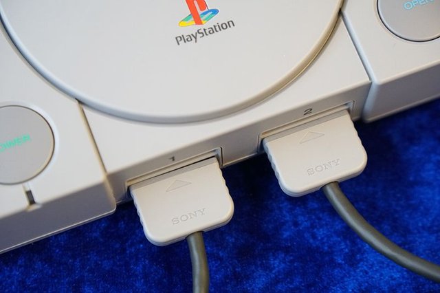 unboxing-the-playstation-classic-controller-port.jpg