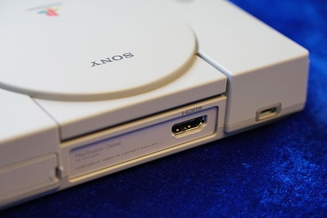unboxing-the-playstation-classic-hdmi.jpg