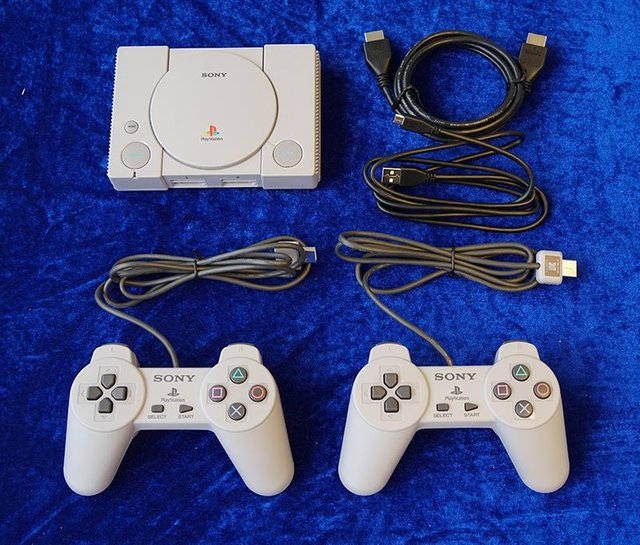 unboxing-the-playstation-classic-full-package.jpg