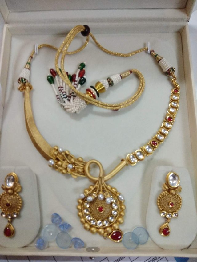 https://s3.us-east-2.amazonaws.com/partiko.io/img/amrut-amazing-gold-necklace-designer-set-6svkamxxp-1535738700406.png