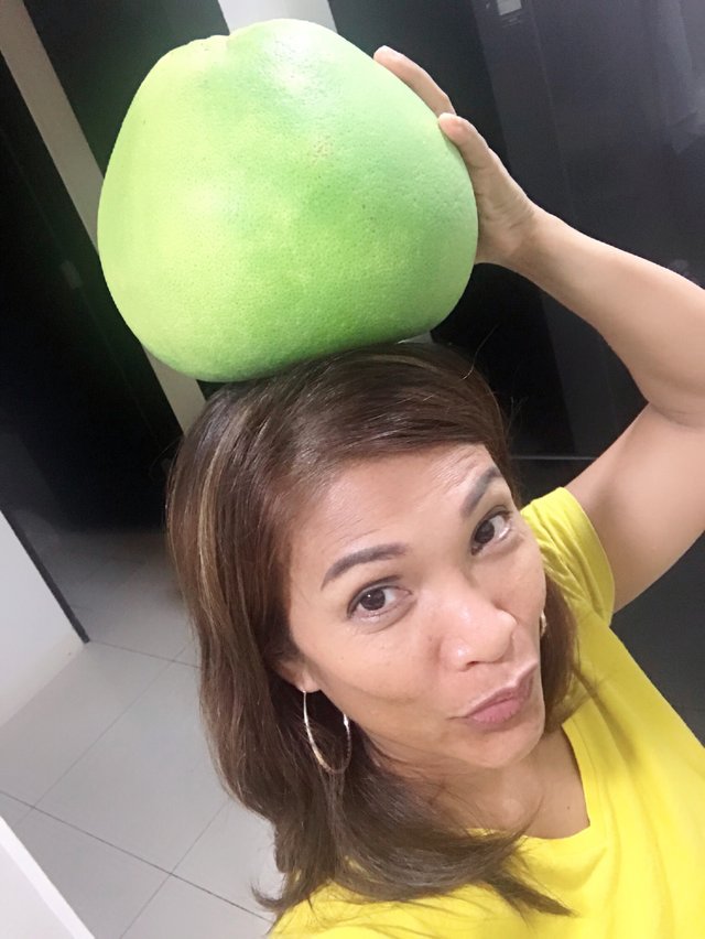 https://s3.us-east-2.amazonaws.com/partiko.io/img/elvielins-eating-pomelo-rqrbpp7m-1538663121761.png