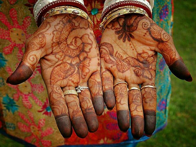 https://s3.us-east-2.amazonaws.com/partiko.io/img/emrija-wedding-photo-indian-bridev1lawhly-1534962933363.png