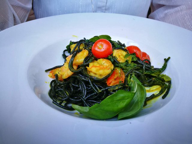 https://s3.us-east-2.amazonaws.com/partiko.io/img/firstaeon-squid-ink-spaghetti-with-cherry-tomatoes-shrimps-and-fresh-basil-1534373092379.png