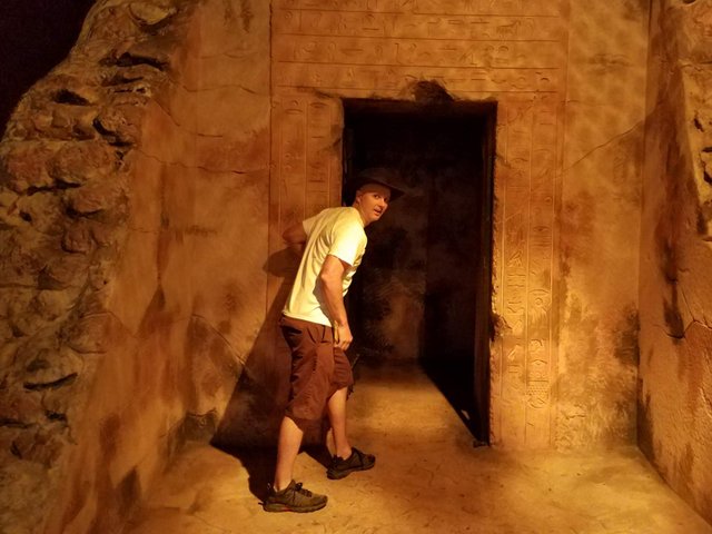 https://s3.us-east-2.amazonaws.com/partiko.io/img/happymoneyman-exploring-egyptian-tomb-1532888741769.png