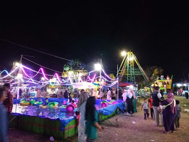 https://s3.us-east-2.amazonaws.com/partiko.io/img/helmiidris-pasar-malam-1532784441786.png