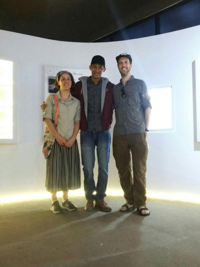 https://s3.us-east-2.amazonaws.com/partiko.io/img/iatefilniza-take-pictures-with-caucasians-at-the-tsunami-museum-in-acehplqytt1e-1536070578864.png