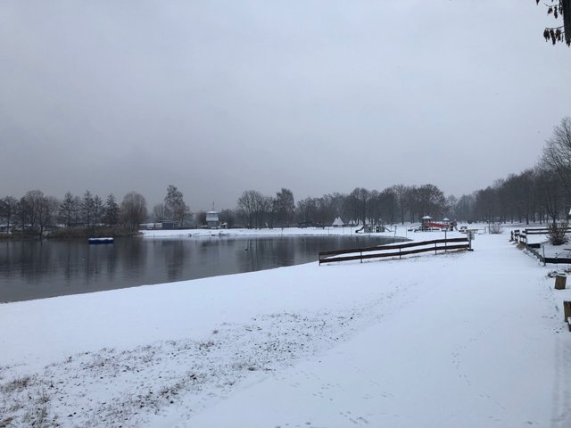 https://s3.us-east-2.amazonaws.com/partiko.io/img/jeenger-wochenende-am-erlichsee--schnee-plmzeqgd-1544950832867.png