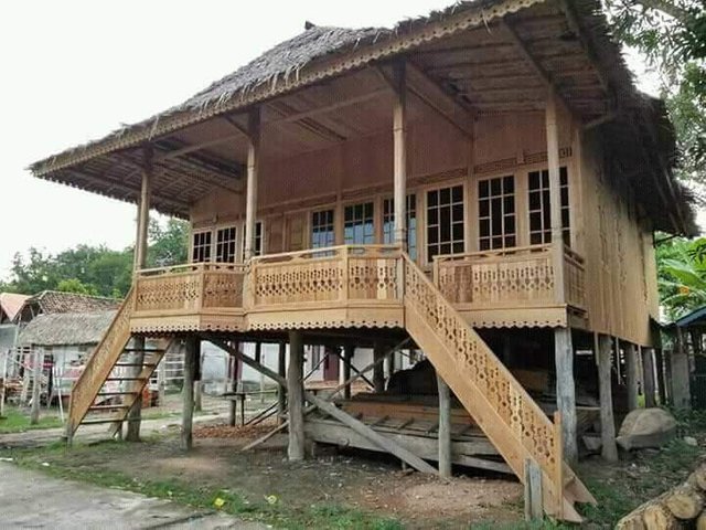 https://s3.us-east-2.amazonaws.com/partiko.io/img/maliakafaiza-rumah-kayu-yang-indah-1531159018102.png