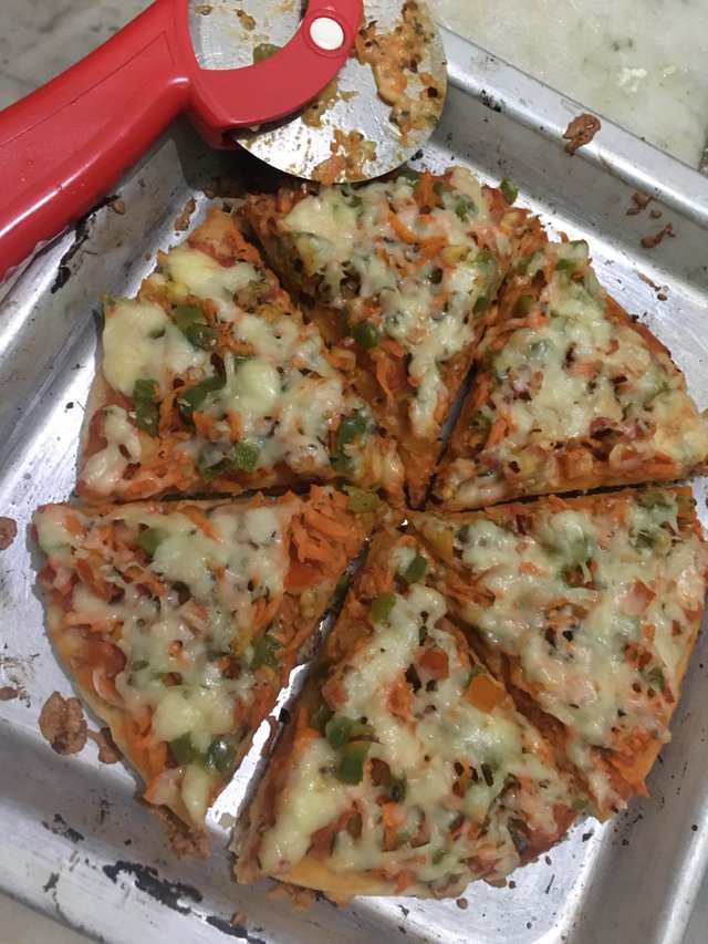 https://s3.us-east-2.amazonaws.com/partiko.io/img/moneyminded-mom-made-pizza-tbuhql9p-1541255243133.png