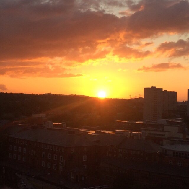 https://s3.us-east-2.amazonaws.com/partiko.io/img/neopch-golden-hour-sunset-at-birmingham-ukxltjqhjy-1535311577933.png