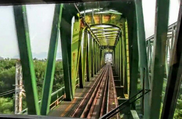 https://s3.us-east-2.amazonaws.com/partiko.io/img/newwork-beautiful-train-track-bridge-on-the-river-1534152959910.png