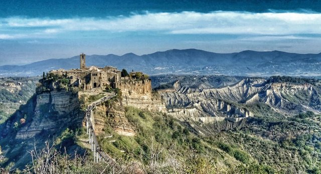 https://s3.us-east-2.amazonaws.com/partiko.io/img/roldking-civita-di-bagnoregio-5rubpxbe-1542686600546.png