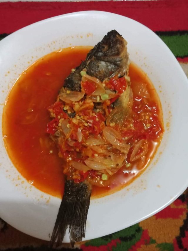 https://s3.us-east-2.amazonaws.com/partiko.io/img/santiintan-resep-pecak-ikan-mas--pecak-goldfish-recipe-jsp6swnh-1538560516639.png