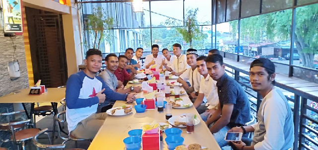 https://s3.us-east-2.amazonaws.com/partiko.io/img/shakeil-kebersamaan-berbuka-puasa-bagi-clup-futsal-asaikana-fc-1527198700144.png