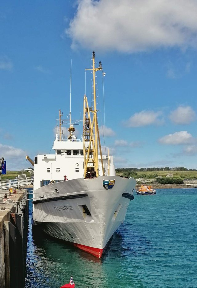 https://s3.us-east-2.amazonaws.com/partiko.io/img/sharpshot-scillonian-iii-preparing-to-leave-st-marys-isles-of-scilly-england-1529594877263.png